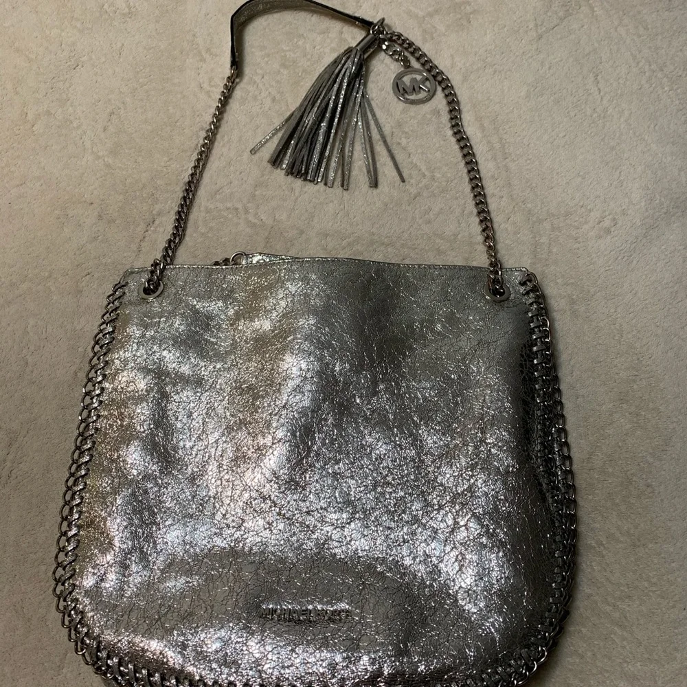 Michael kors women handbag - Picture 4 of 9